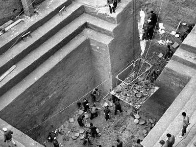 1975年12月29日云梦秦简发现。